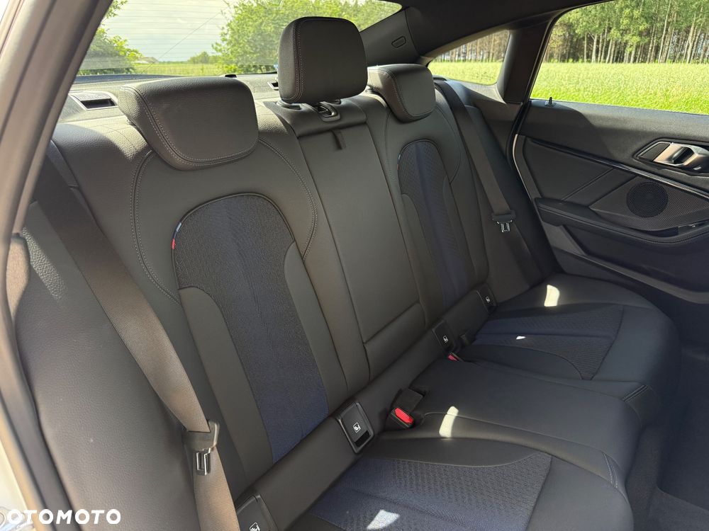 BMW Seria 2 218i M Sport - 17