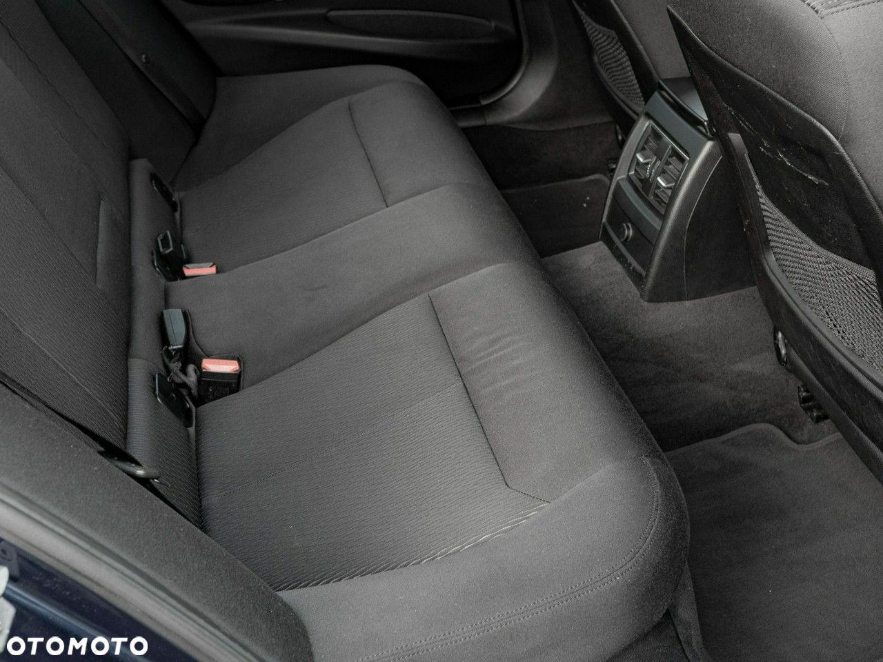 BMW Seria 3 330i xDrive Advantage - 33