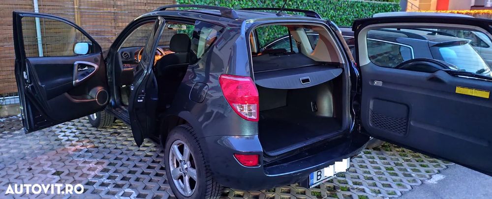 Toyota RAV4 2.0 Base - 10