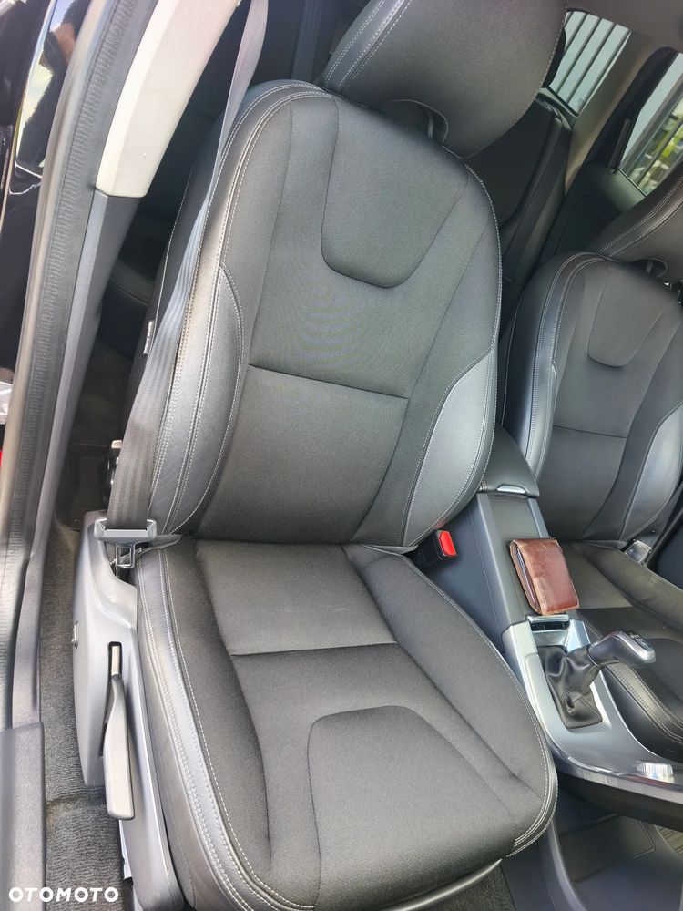 Volvo XC 60 D3 Drive-E Momentum - 24