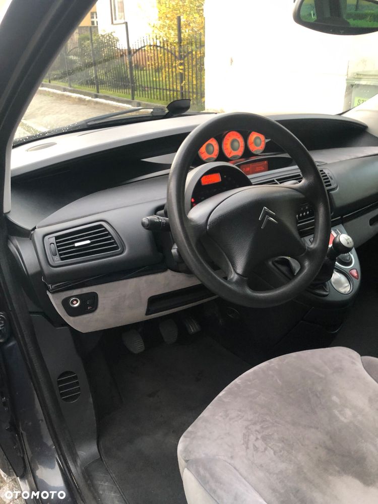 Citroën C8 2.0 16V Style - 13