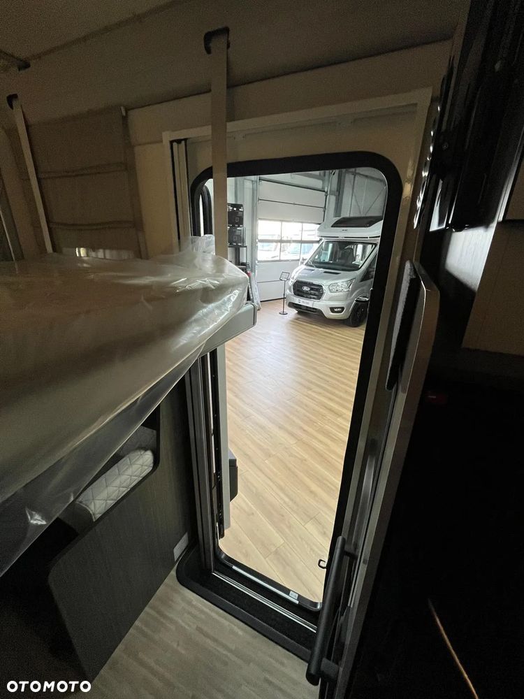 McLOUIS MC4 881 Model 2026 - 36