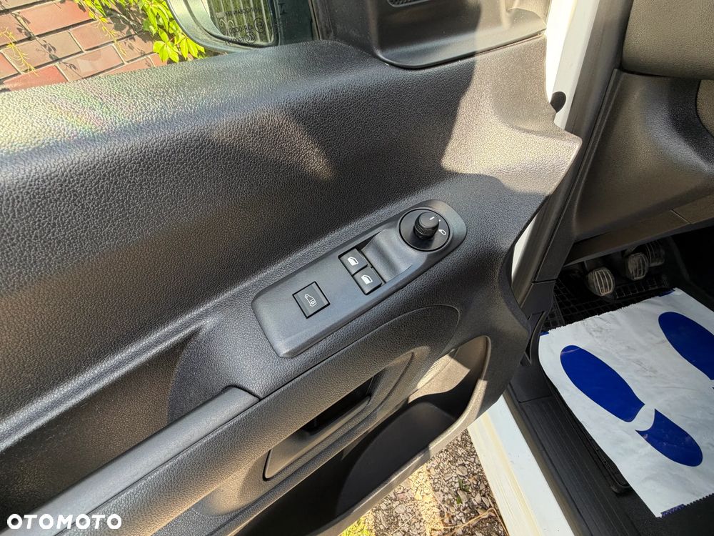 Citroën BERLINGO - 28