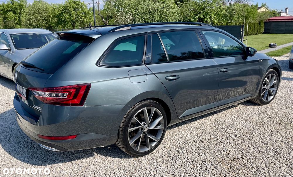 Skoda Superb 2.0 TDI DSG Sportline - 27