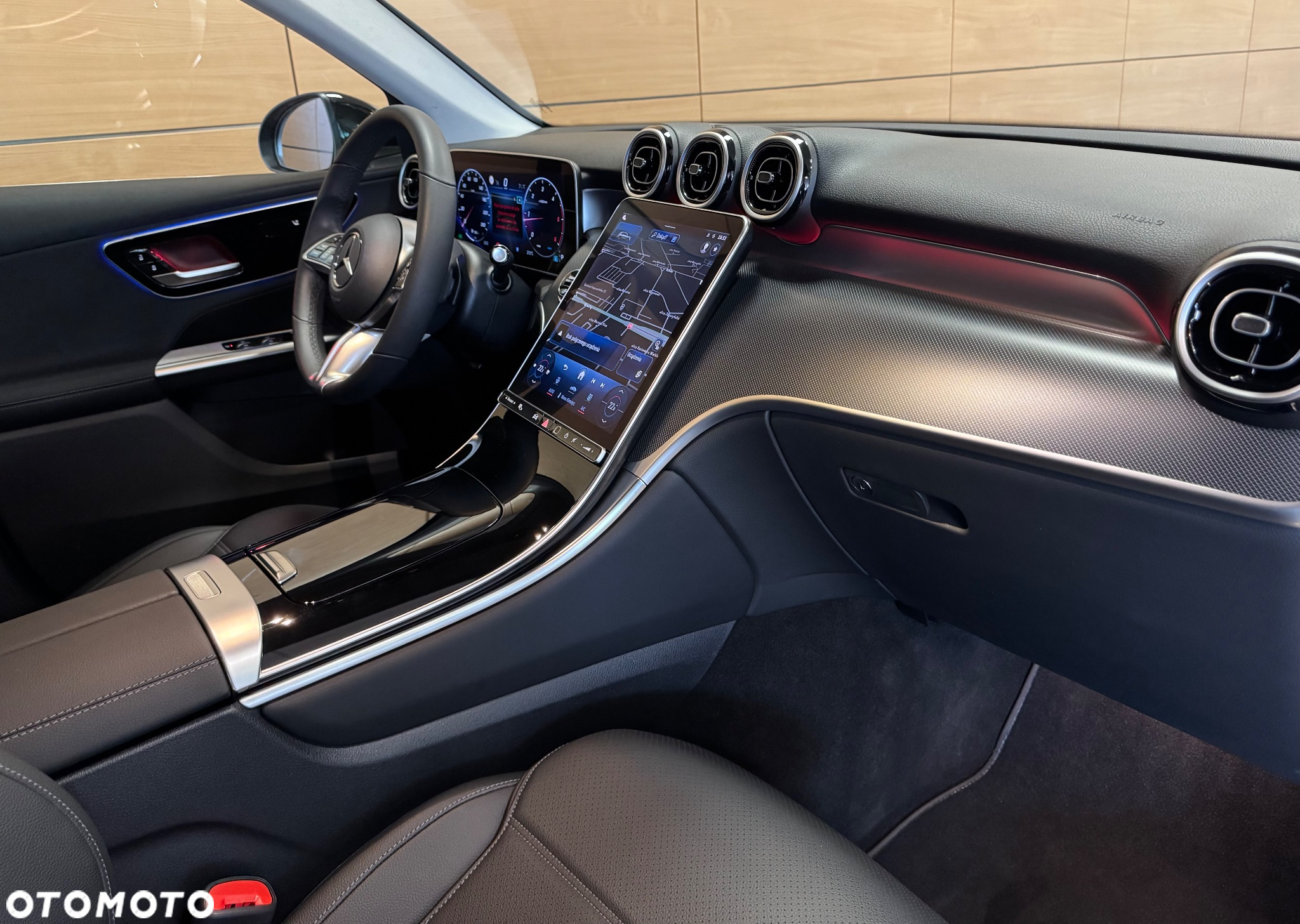 Mercedes-Benz GLC - 12
