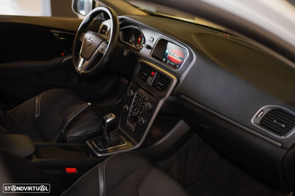 Volvo V40 2.0 D2 Momentum - 23