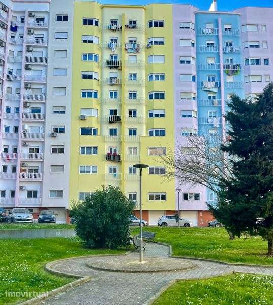 Arrenda-se  apartamento T3 em Sta.Marta do Pinhal - Corroios - Grande imagem: 2/12