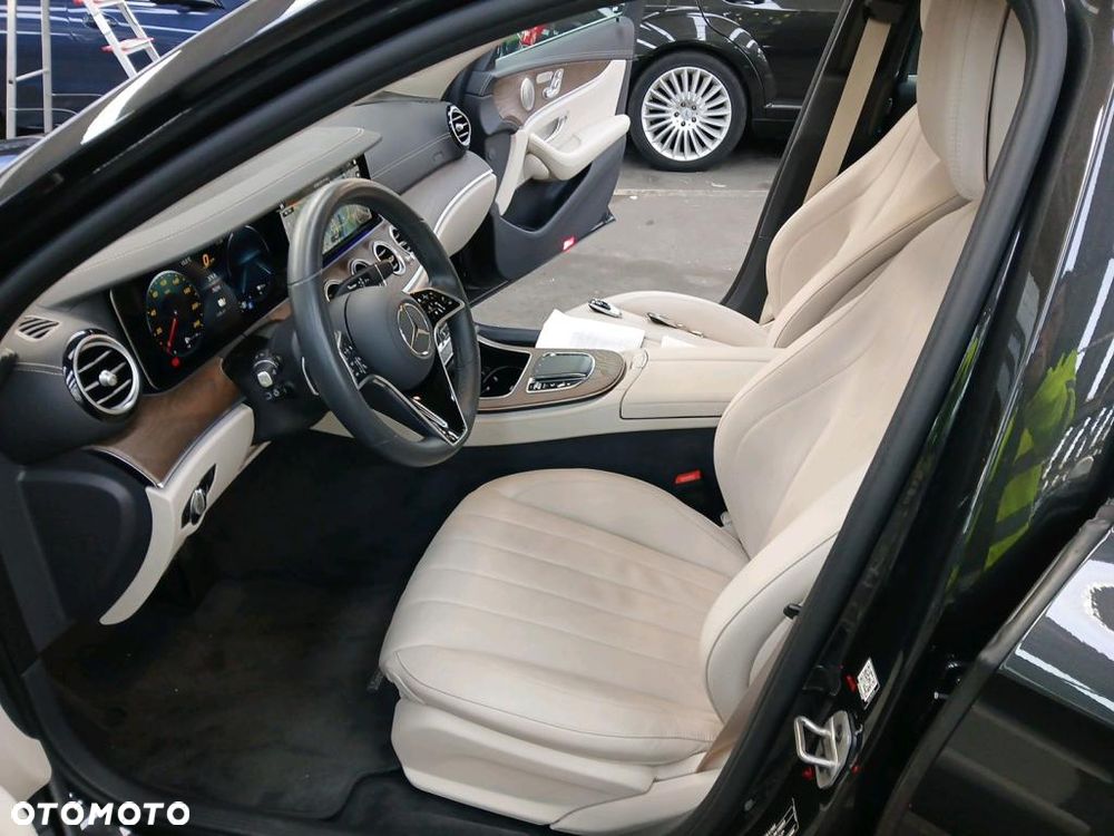 Mercedes-Benz Klasa E 300 de PHEV 4-Matic Exclusive 9G-Tronic - 4