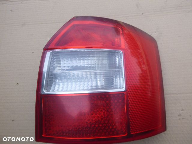 LAMPA PRAWY TYŁ PRAWA TYLNA AUDI A4 B6 KOMBI - 3