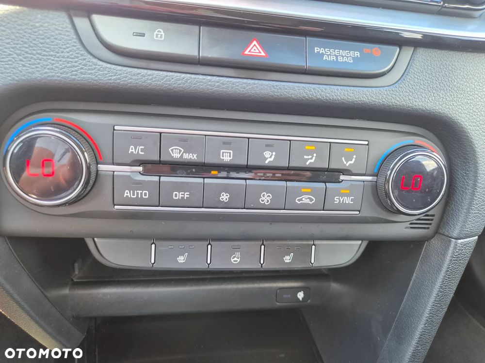 Kia Ceed 1.5 T-GDI DCT7 OPF Platinum Edition - 24