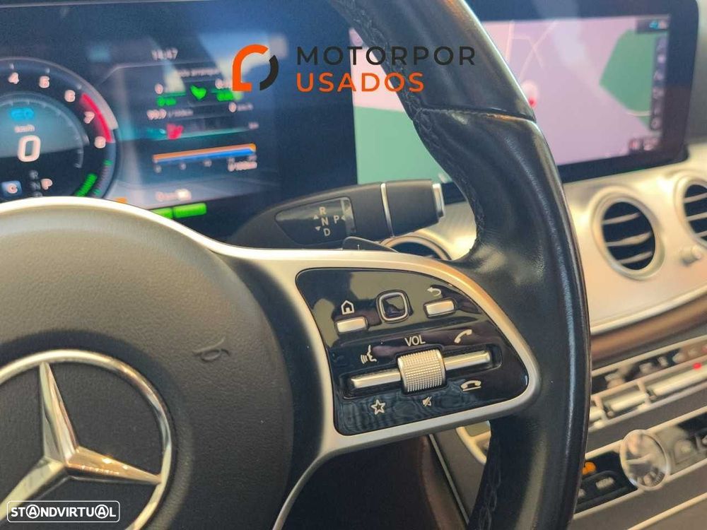 Mercedes-Benz E 300 e Exclusive Line — fotografia 19