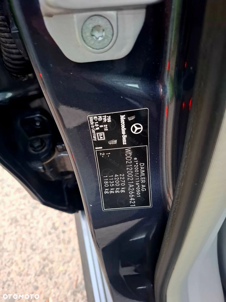 Mercedes-Benz Klasa E 220 CDI DPF BlueEFFICIENCY Elegance - 32