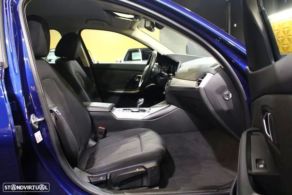 BMW 330 e Auto - 16