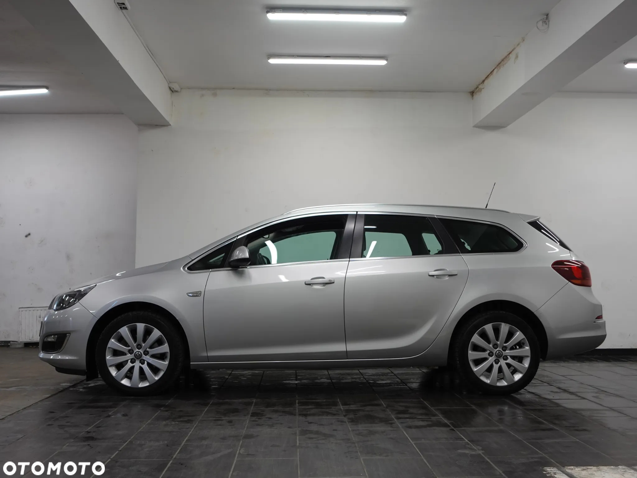 Opel Astra IV 1.6 CDTI Cosmo - 5