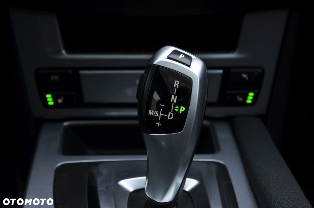BMW Seria 5 520d - 25