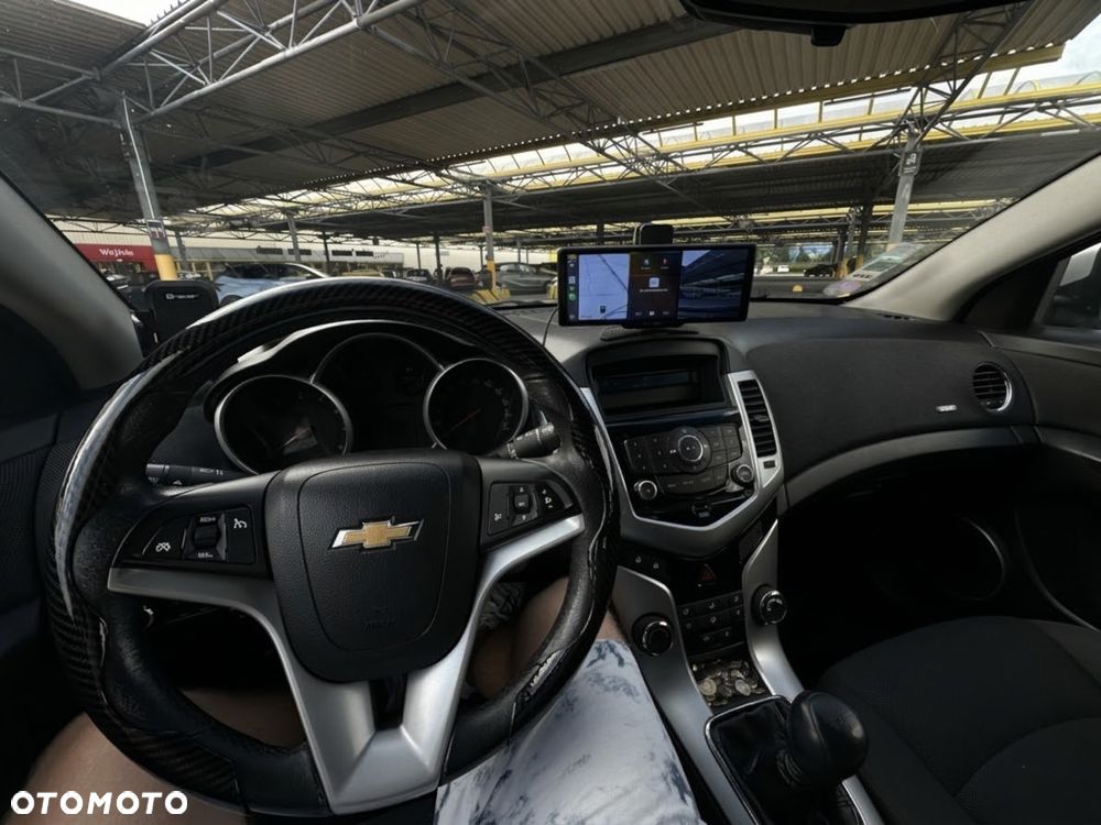 Chevrolet Cruze - 8