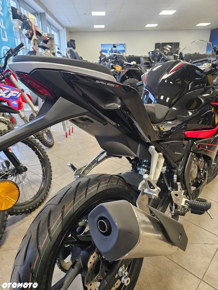 QJMOTOR SRK 125R - 8