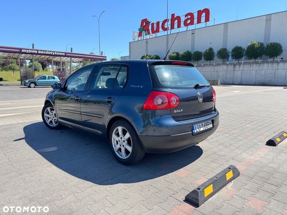 Volkswagen Golf - 5