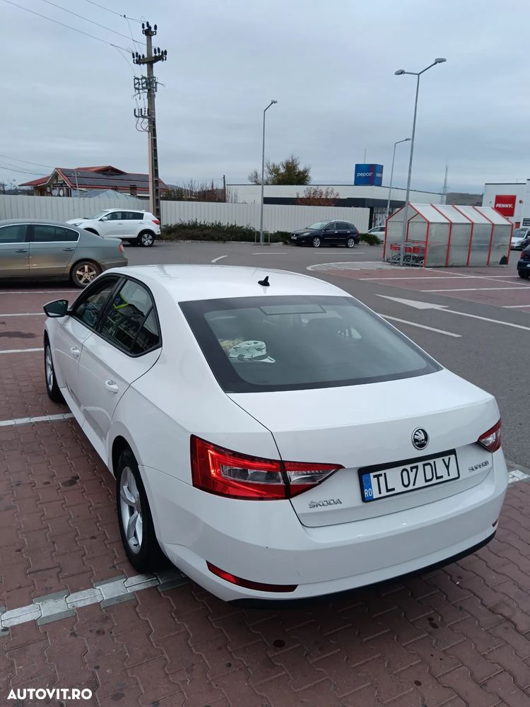 Skoda Superb 1.6 TDI Ambition - 3