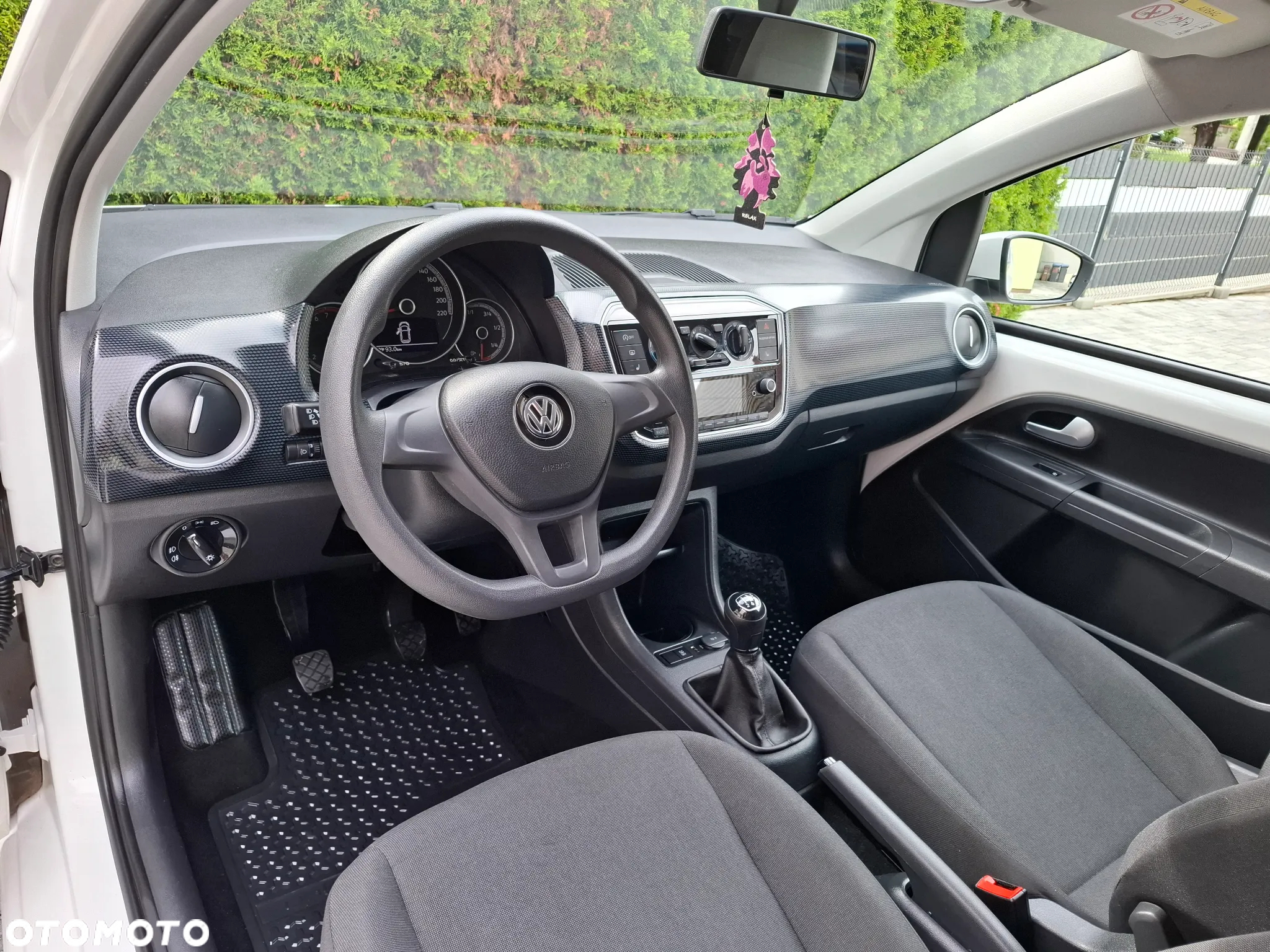Volkswagen up! - 12