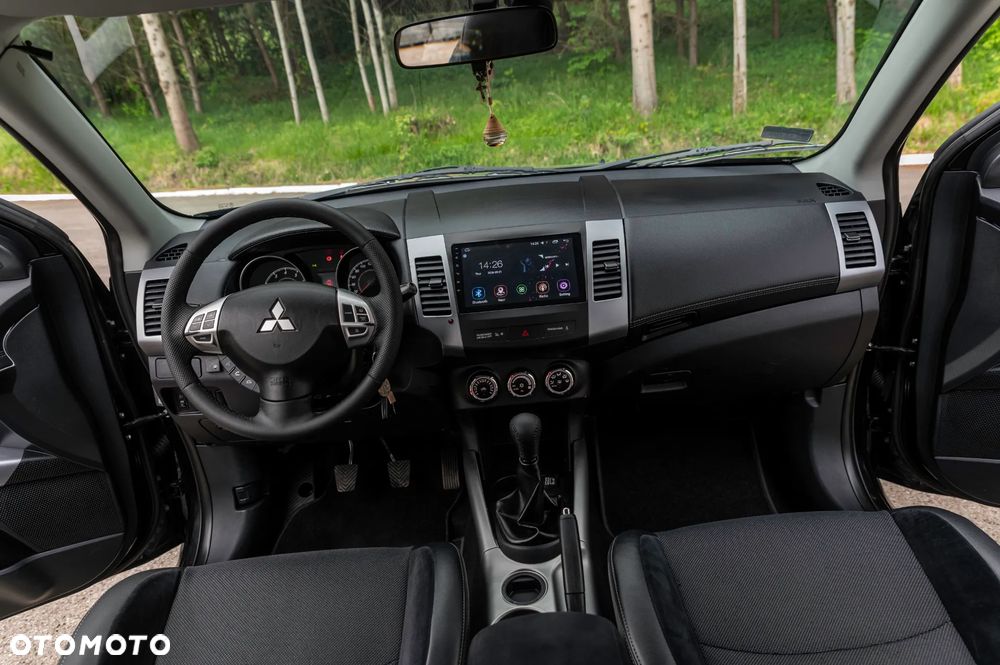 Mitsubishi Outlander - 37