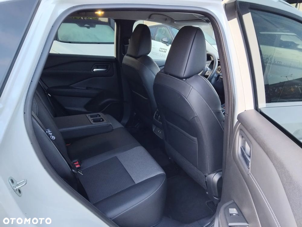 Nissan Qashqai 1.3 DIG-T mHEV N-Connecta Xtronic - 24