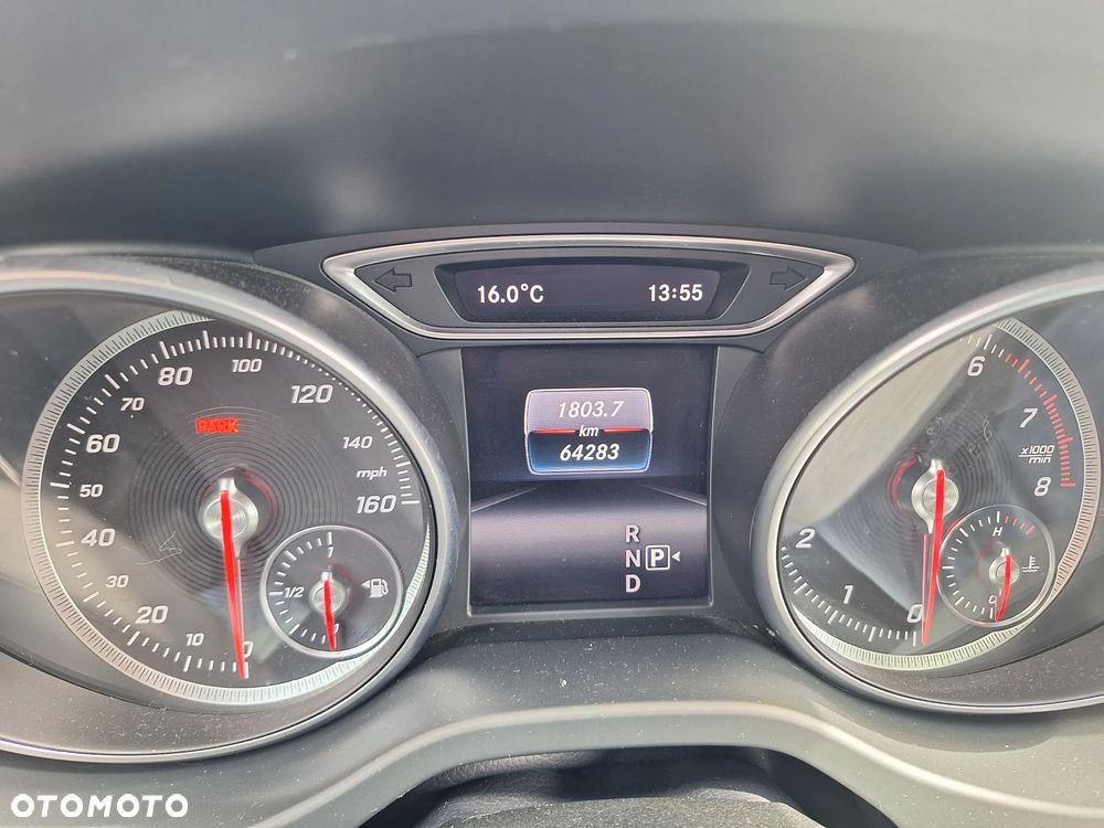 Mercedes-Benz GLA 250 7G-DCT UrbanStyle Edition - 19