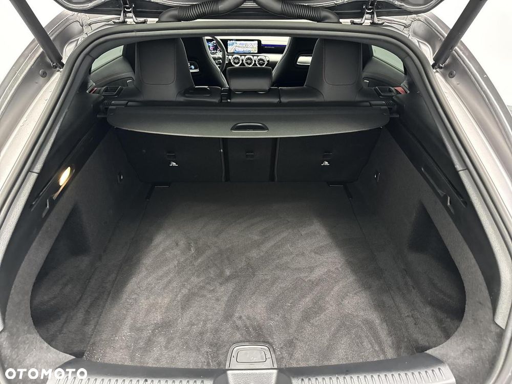 Mercedes-Benz CLA AMG 45 S 4-Matic+ 8G-DCT - 24