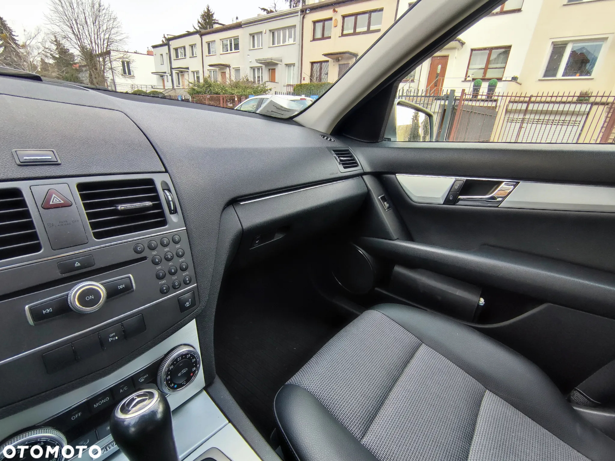 Mercedes-Benz Klasa C 180 CGI Automatik BlueEFFICIENCY Avantgarde - 10