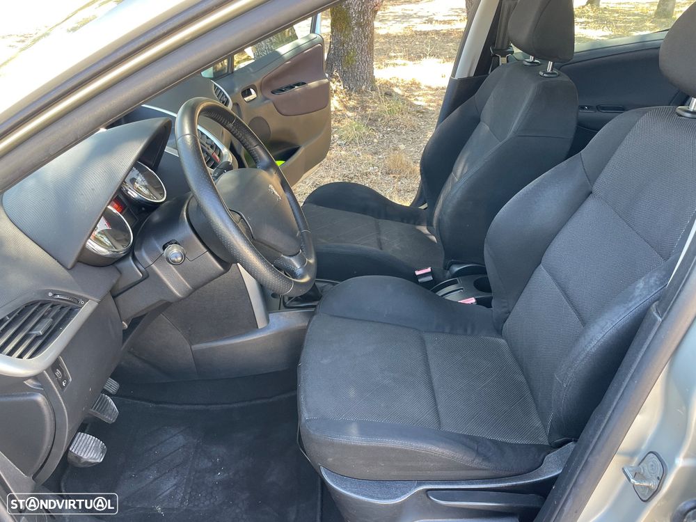 Peugeot 207 1.4 16V Sport - 29