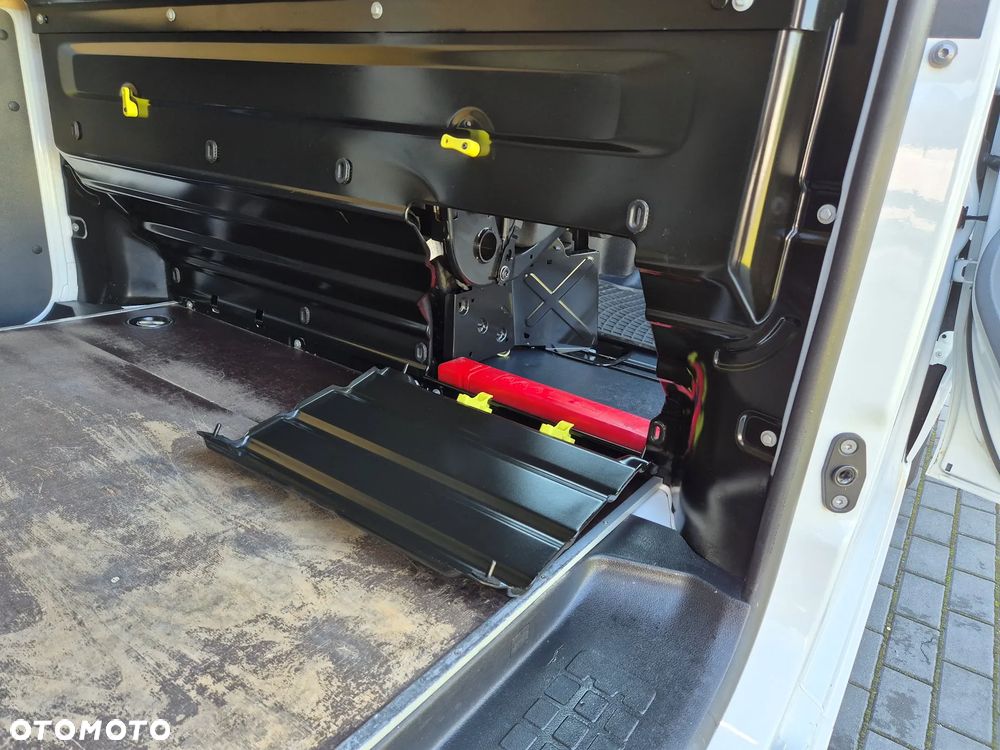 Citroën Jumpy XL 2.0 145KM - 25