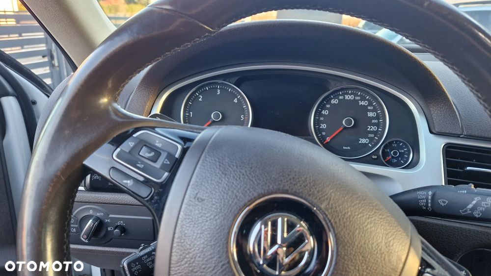 Volkswagen Touareg - 13