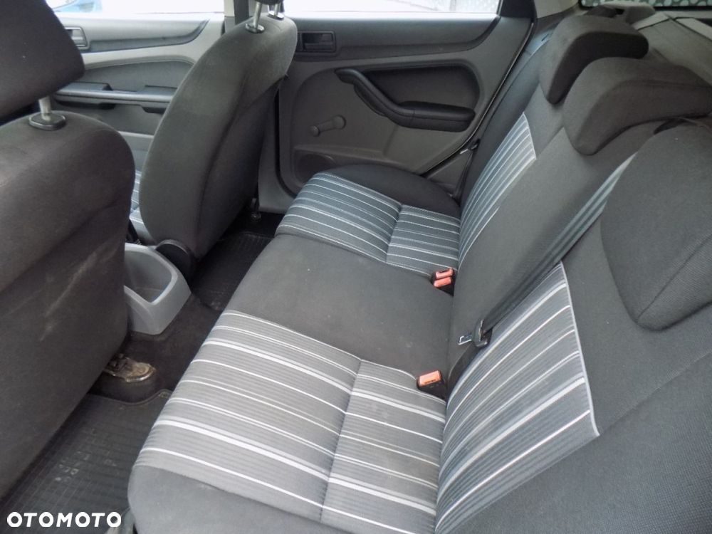 Ford Focus - 8