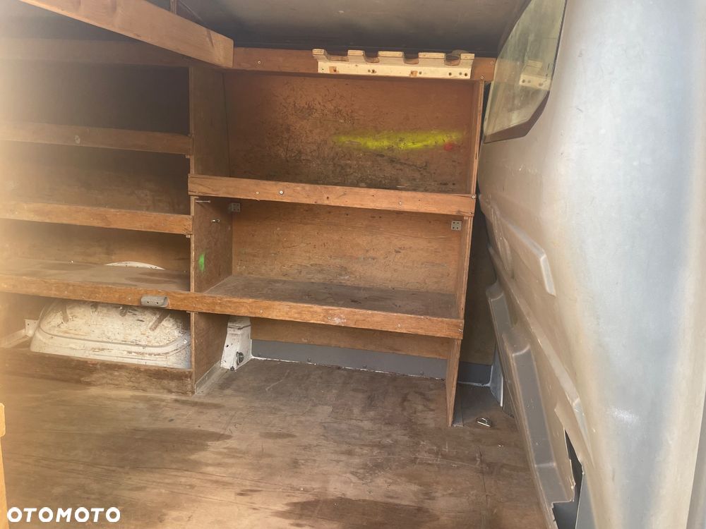 Volkswagen Transporter - 9