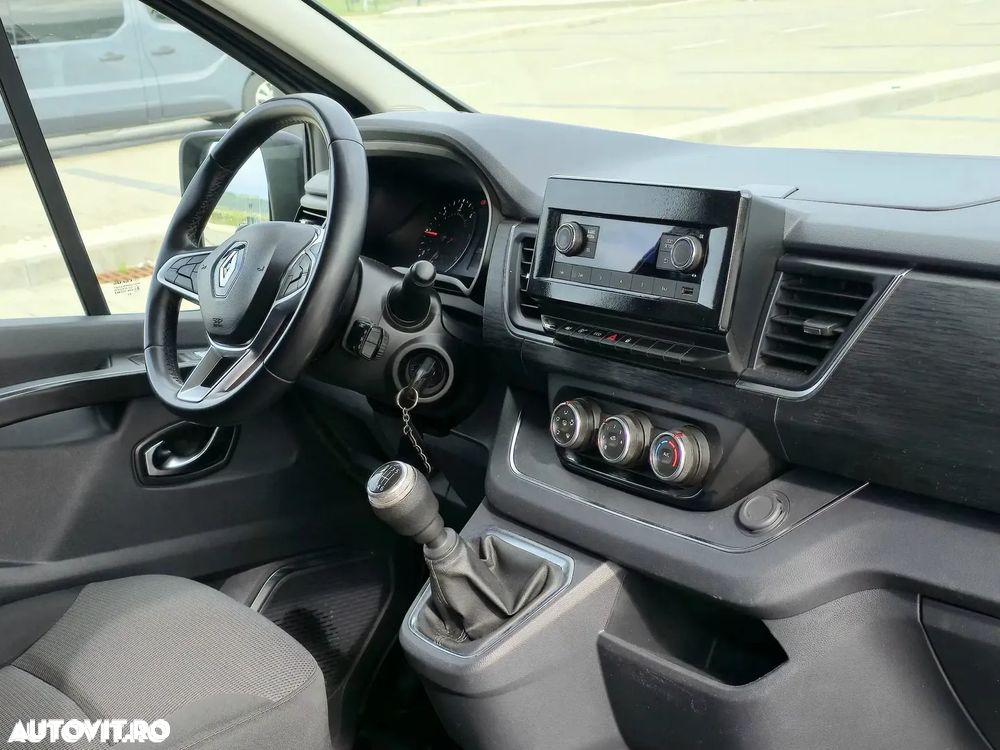 Renault Trafic - 12