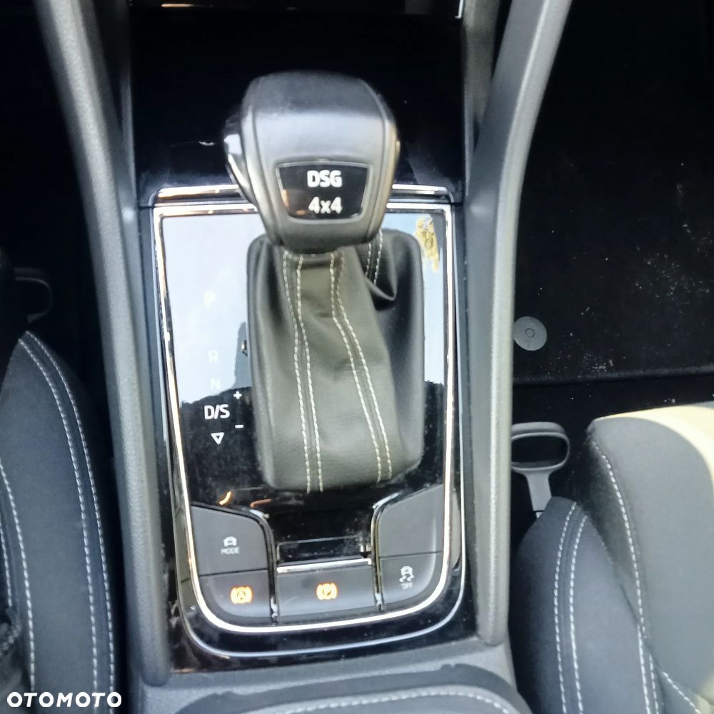 Skoda Karoq 2.0 TDI SCR 4x4 DSG Sportline - 16