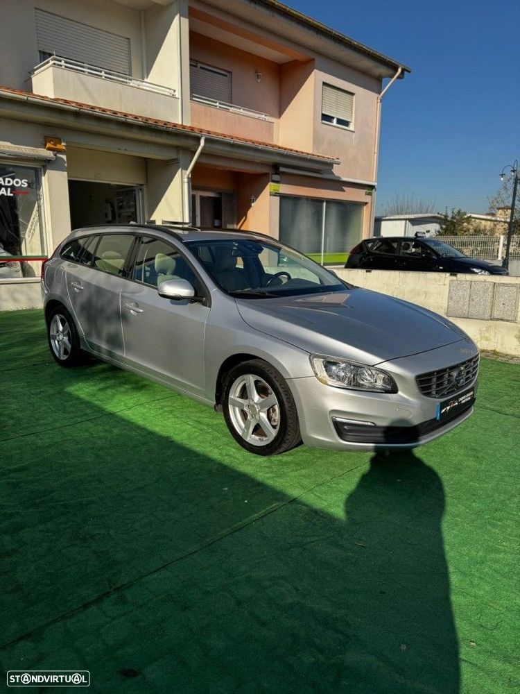 Volvo V60 1.6 D2 Drive Summum Start/Stop - 4