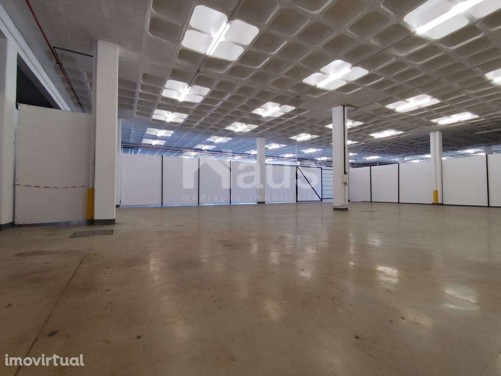 Espaço c/500m2 para arrendamento - Já disponível - Grande imagem: 2/7