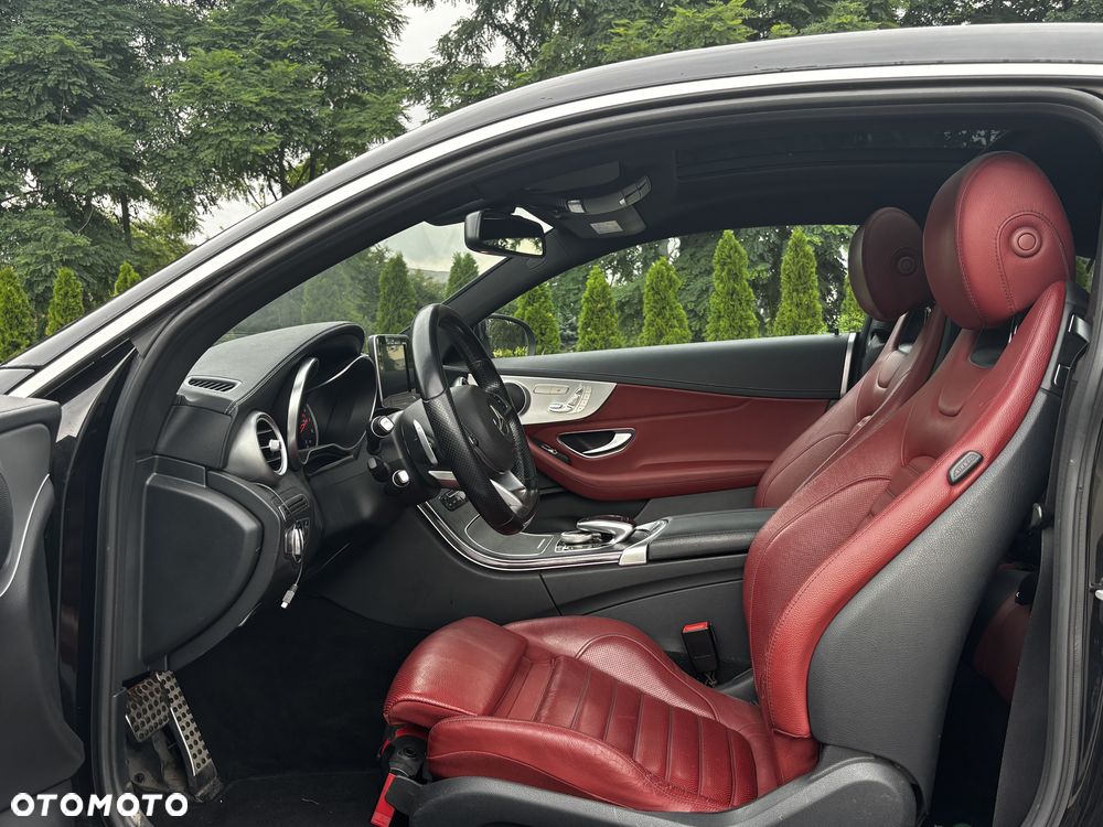 Mercedes-Benz Klasa C 300 7G-TRONIC Edition 1 - 19