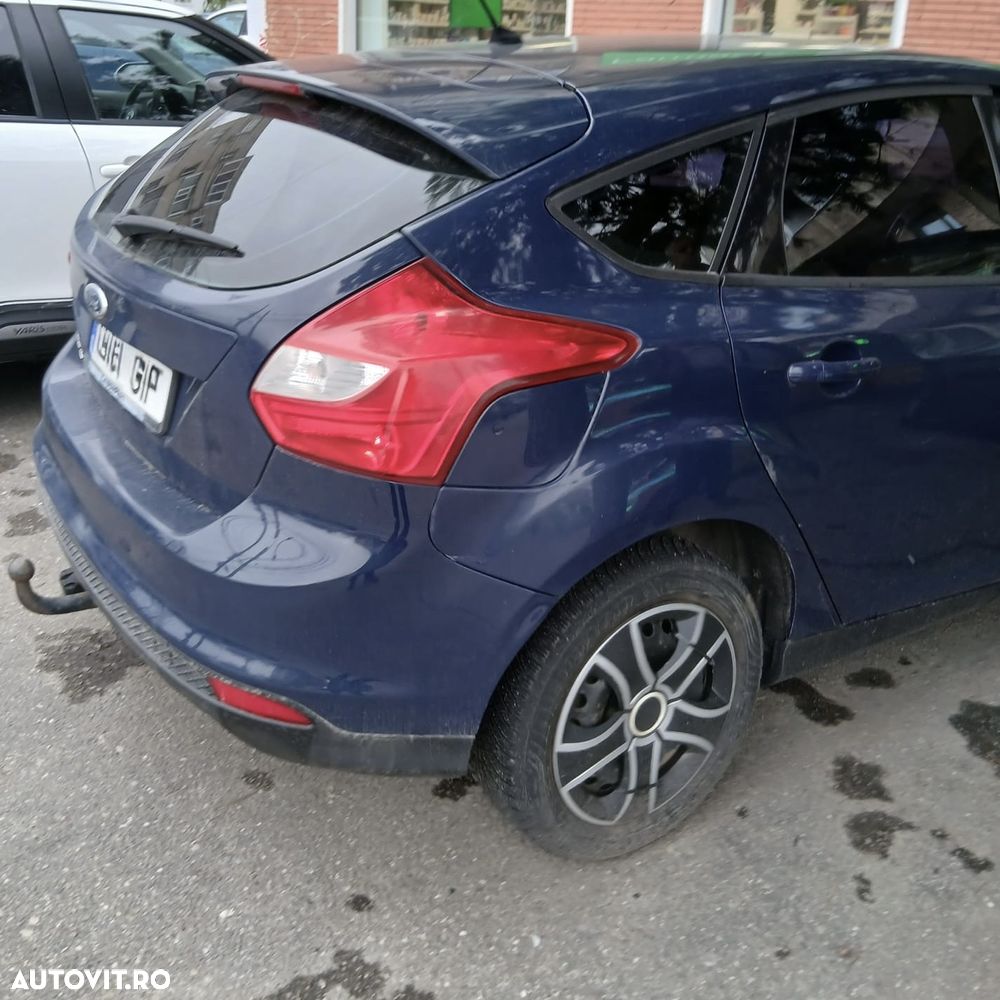 Ford Focus - 8