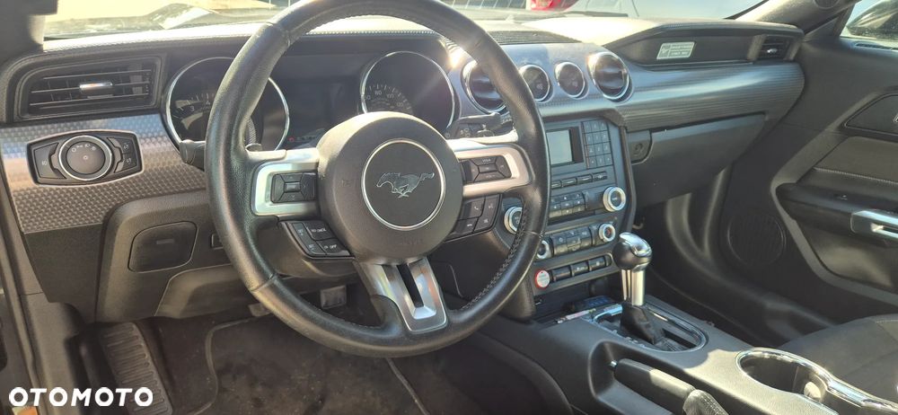 Ford Mustang - 7