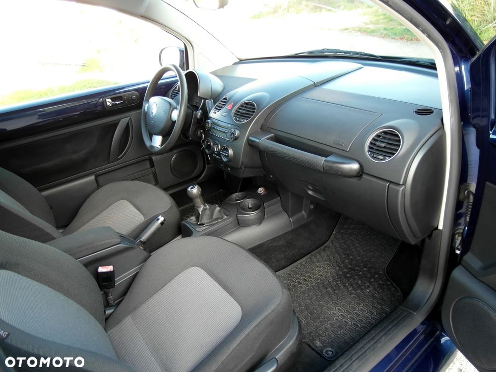 Volkswagen New Beetle - 18