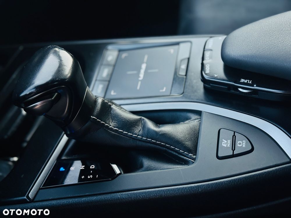Lexus UX 200 GPF Business 2WD - 23