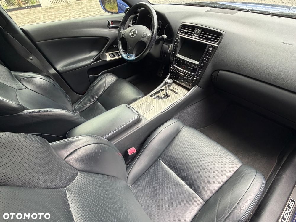 Lexus IS - 33