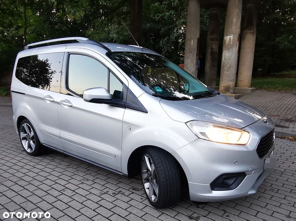 Ford Tourneo Courier 1.5 TDCi S&S Titanium - 15