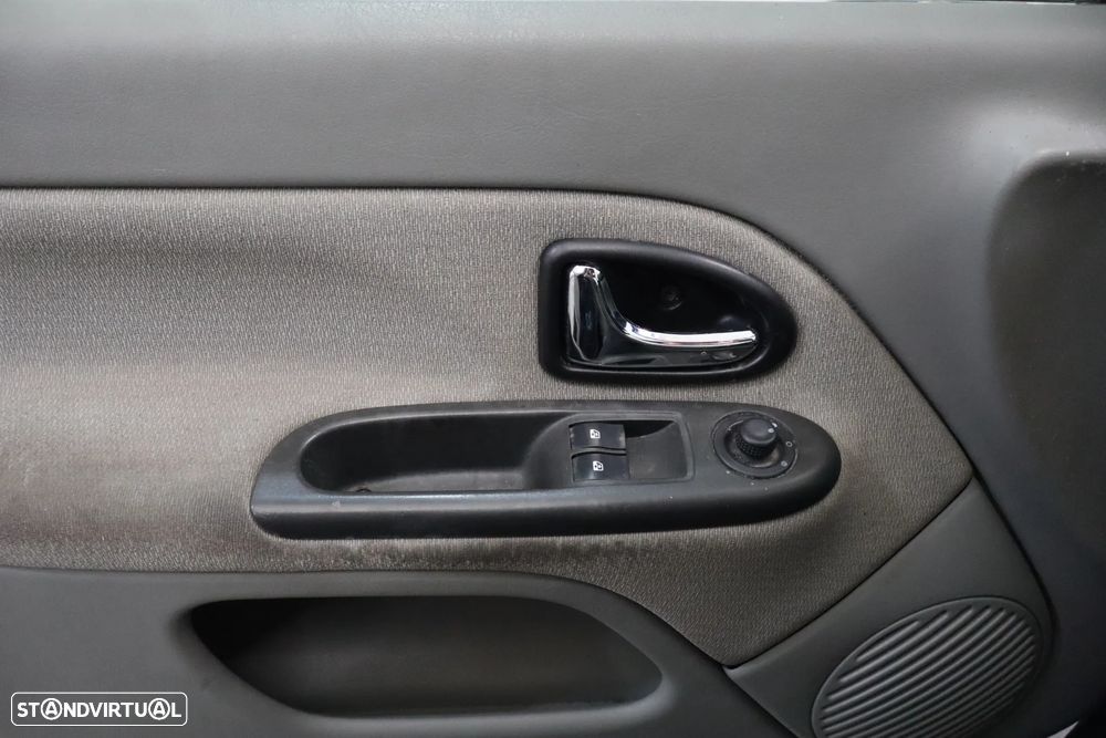 Renault Clio - 18