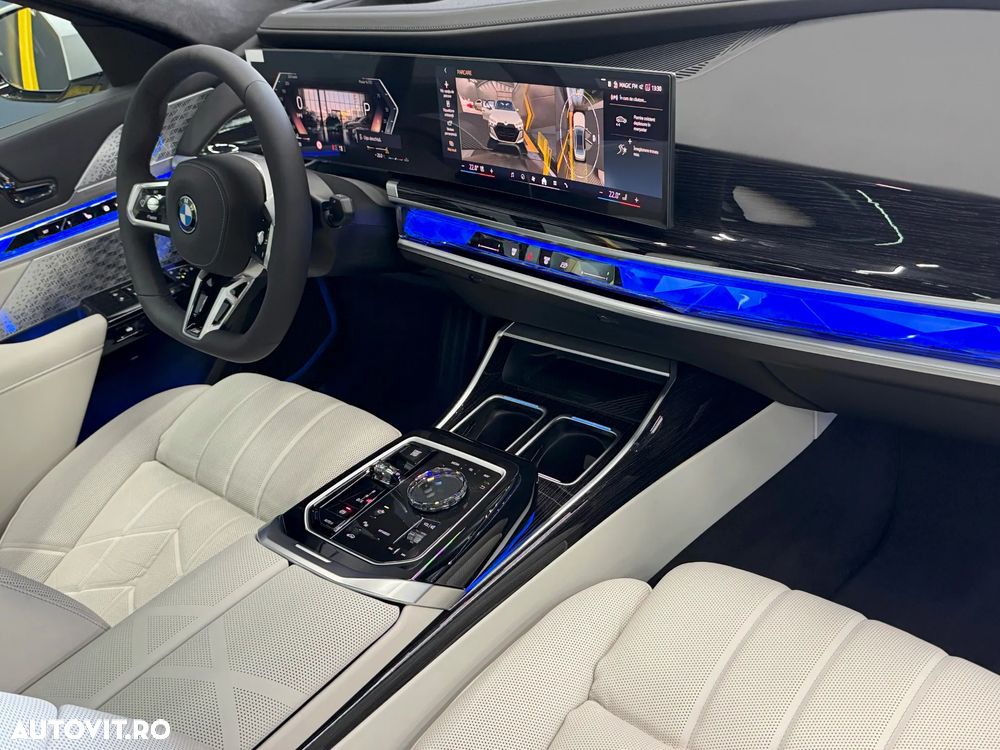 BMW Seria 7 740d xDrive MHEV - 11