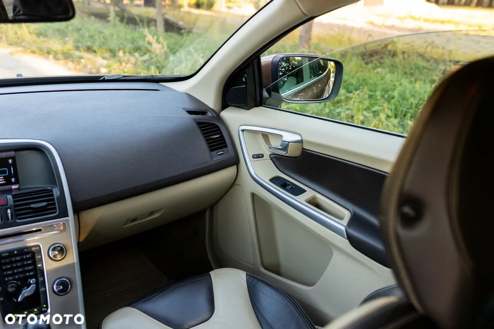 Volvo XC 60 DRIVe Momentum - 29