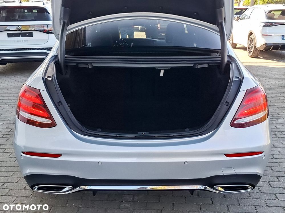 Mercedes-Benz Klasa E 220 d AMG - 40