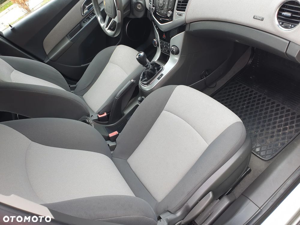 Chevrolet Cruze 1.8 LS - 5